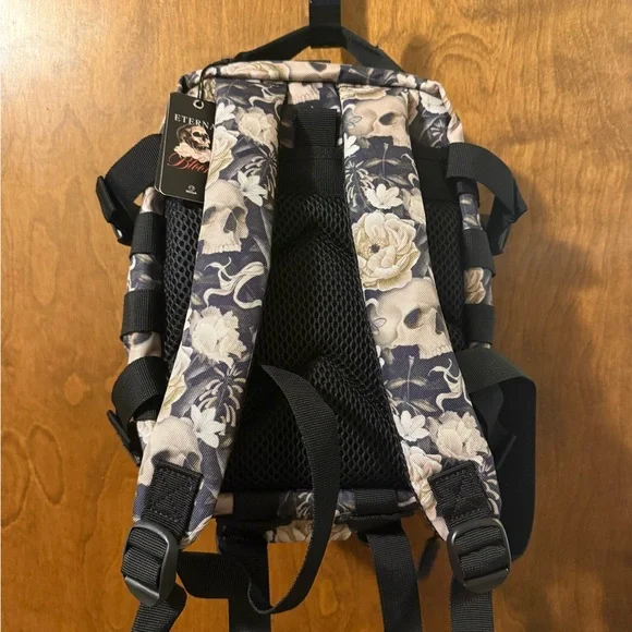 WOLFpak Eternal Bloom 9L backpack - Picture 2 of 2